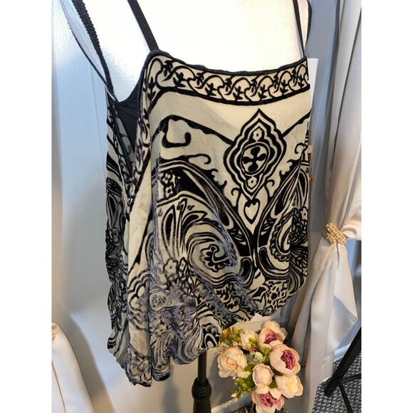 NWT Analili One Size Stunning Top Bland Adjustable Strap with Flowy Overlay - Picture 2 of 12